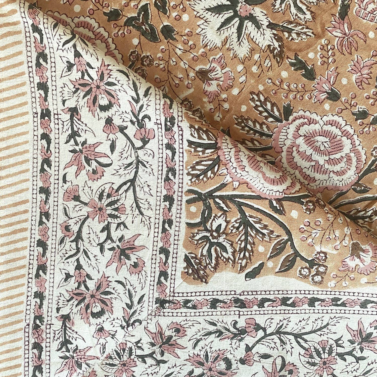 Nappe blockprint Pivoines