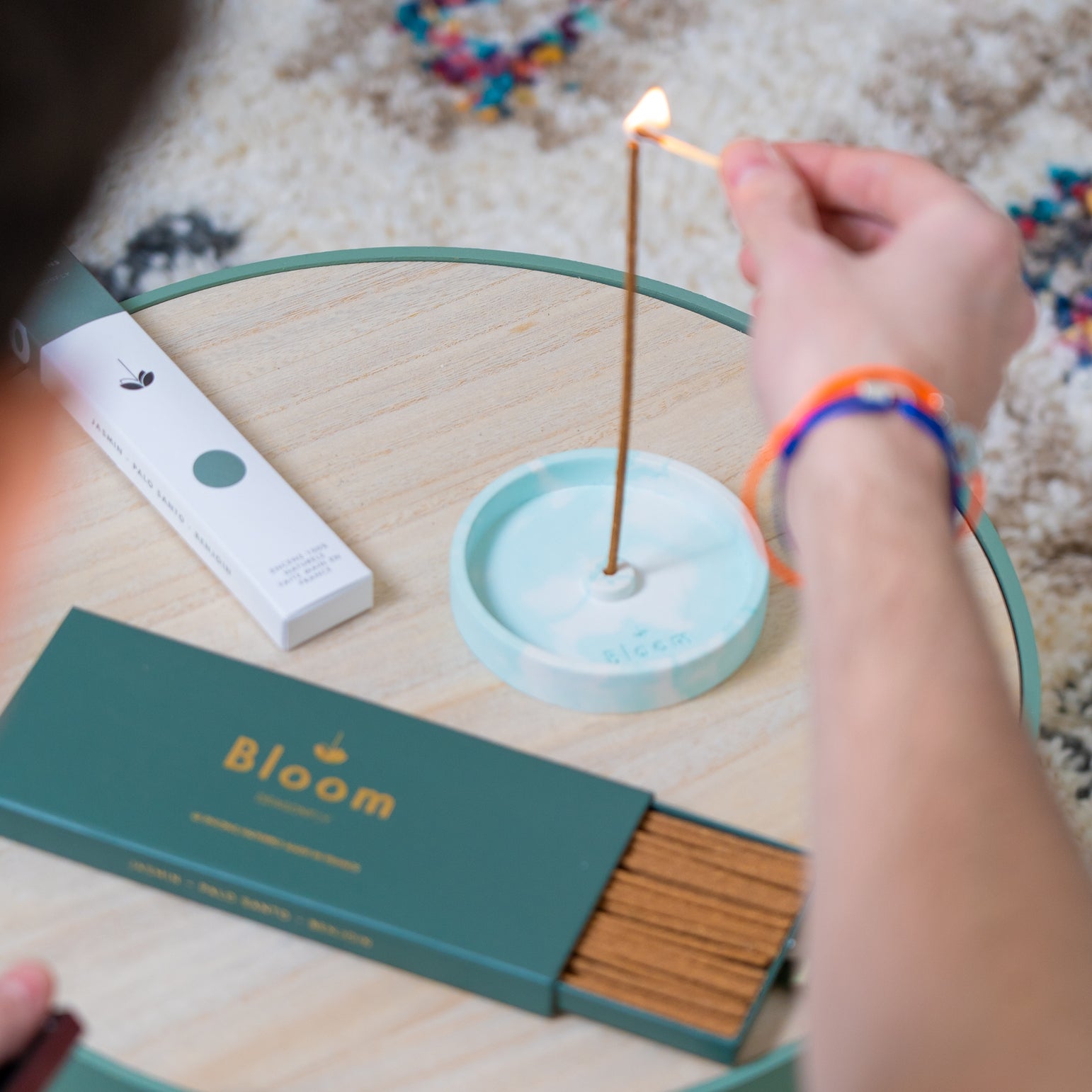 Porte-encens en béton naturel Bleu