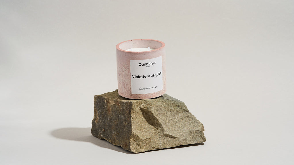 Bougie parfumée Violette Musquée - Pot Rose