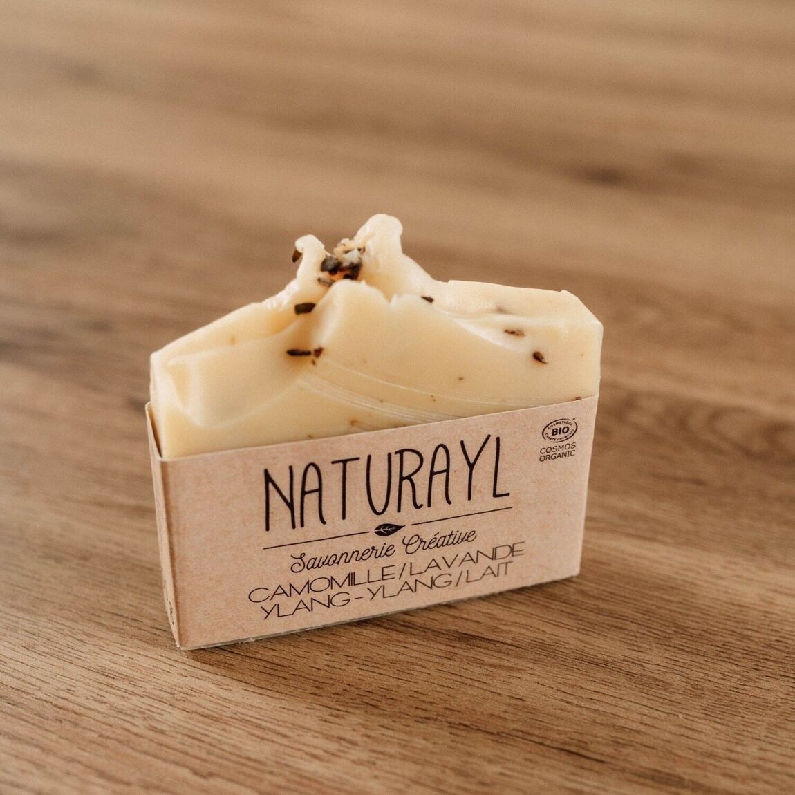 Savon artisanal Camomille Lavande Ylang-Ylang – lait de chèvre bio et fabrication française